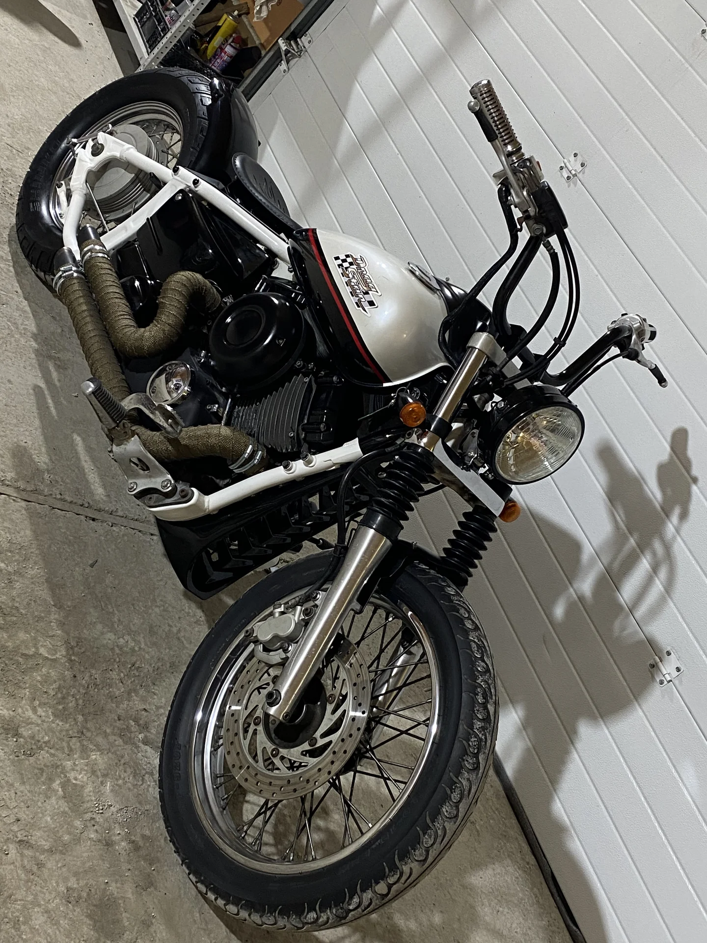 Мотоцикл Yamaha drag star 400 custom - миниатюра 3