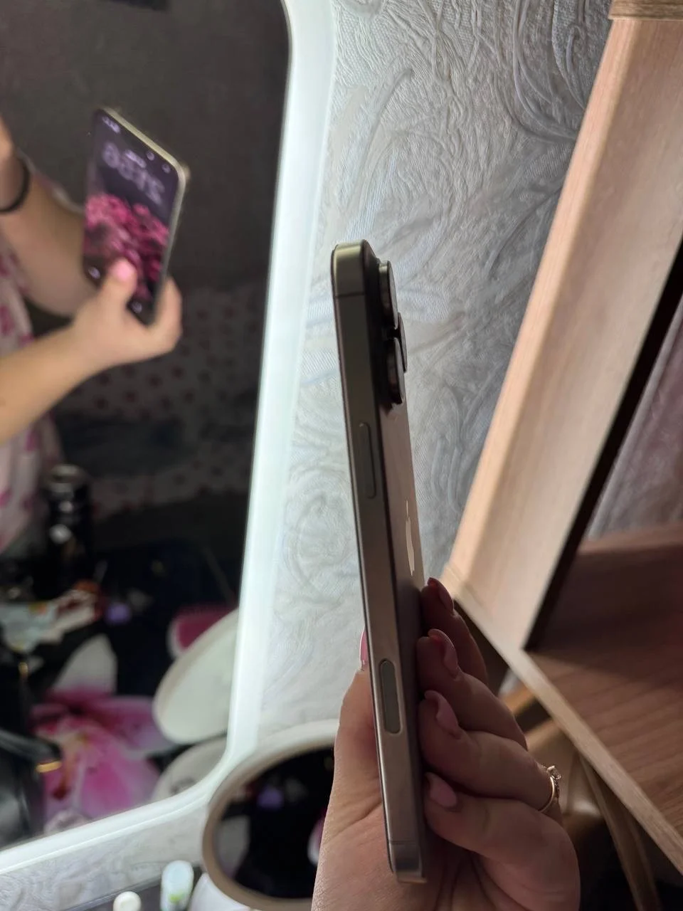 IPhone 16 pro max - миниатюра 3