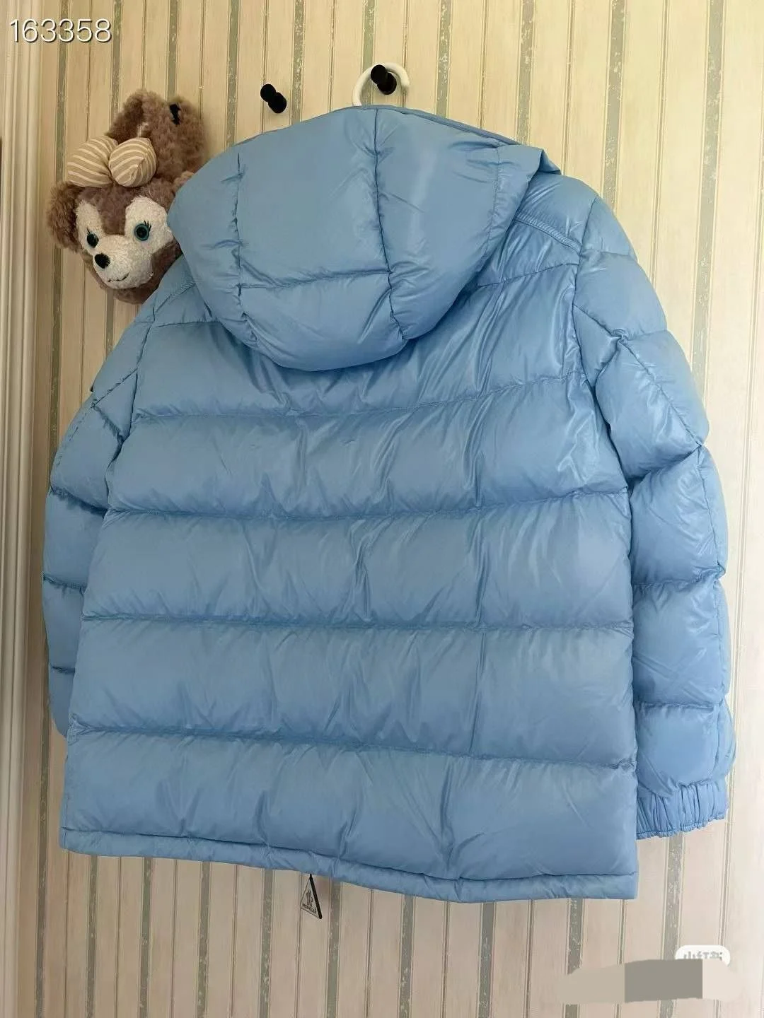 пуховик женский Moncler - миниатюра 2