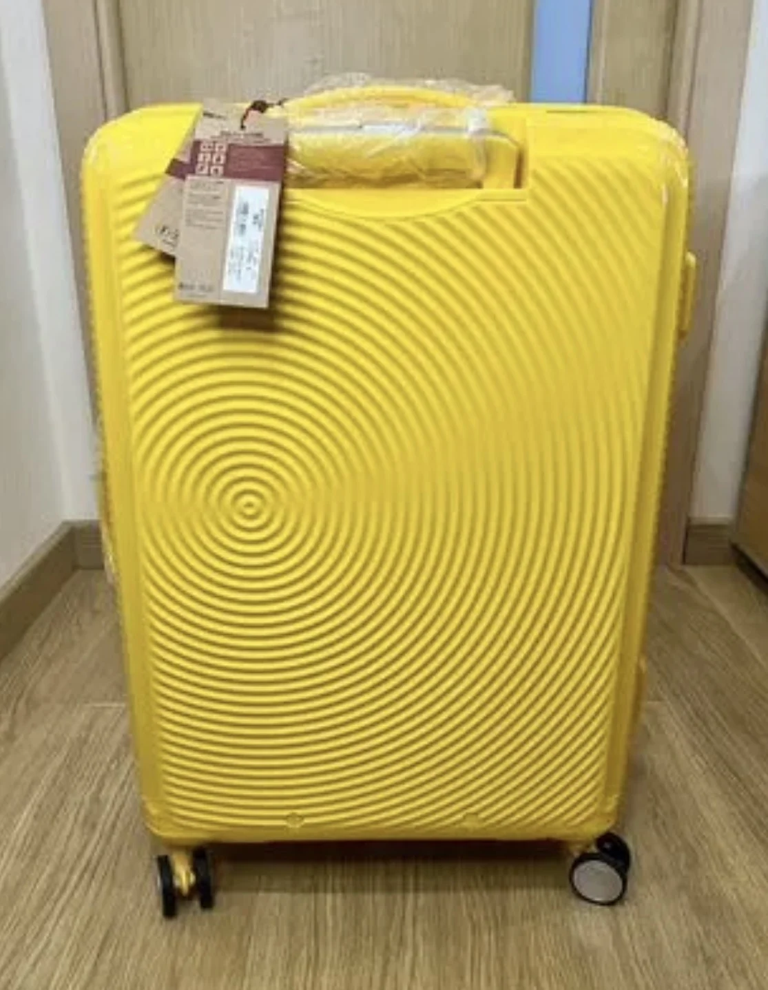 Средний чемодан American Tourister Soundbox 67см M - миниатюра 2