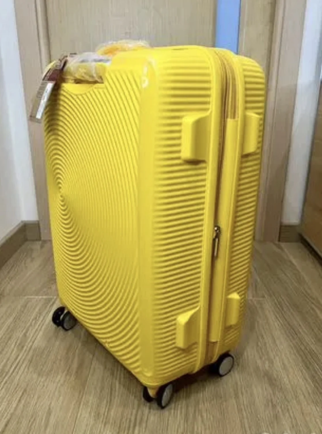 Средний чемодан American Tourister Soundbox 67см M - миниатюра 4