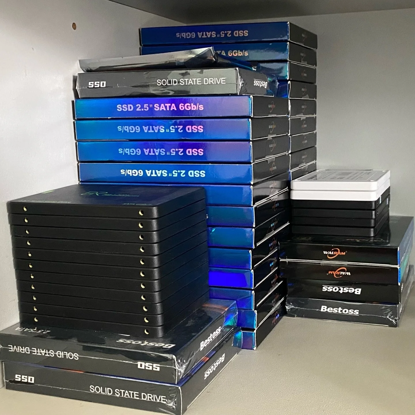 SSD 1 тб 2.5 SATA различных брендов - изображение 1