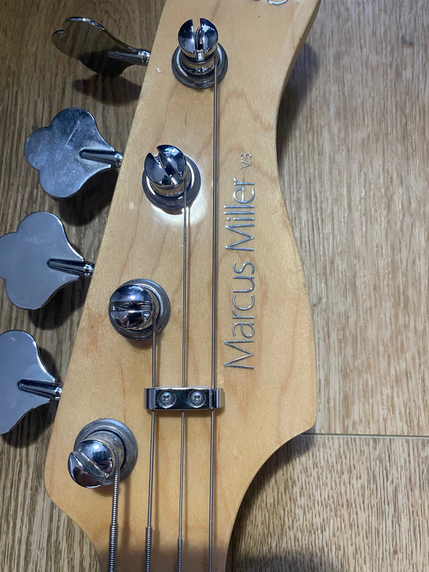Marcus miller v3 бас гитара + комбик и чехол - миниатюра 2
