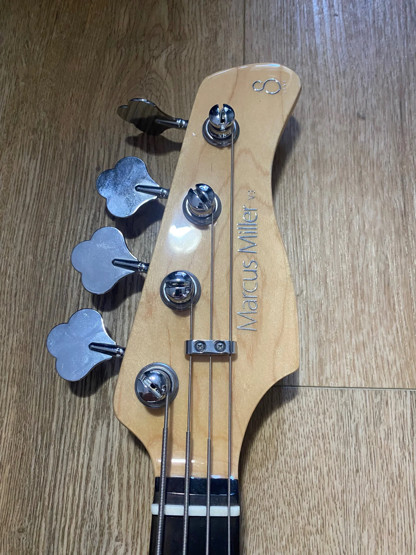 Marcus miller v3 бас гитара + комбик и чехол - миниатюра 3