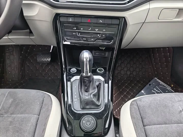 Volkswagen T-Roc Tango 2022 - миниатюра 4