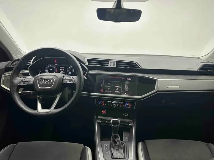Audi Q3 2022 model 35 TFSI - миниатюра 3