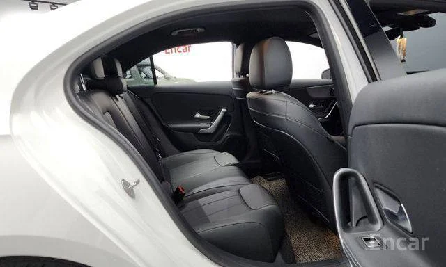 Mercedes-Benz, A-Class с модификацией A220 (седан), 2021, 22039 км - миниатюра 6