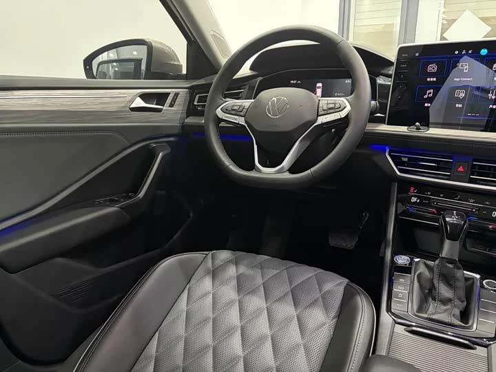 Volkswagen Sagitar 2023 280TSI DSG Excellent Plus Edition - миниатюра 3