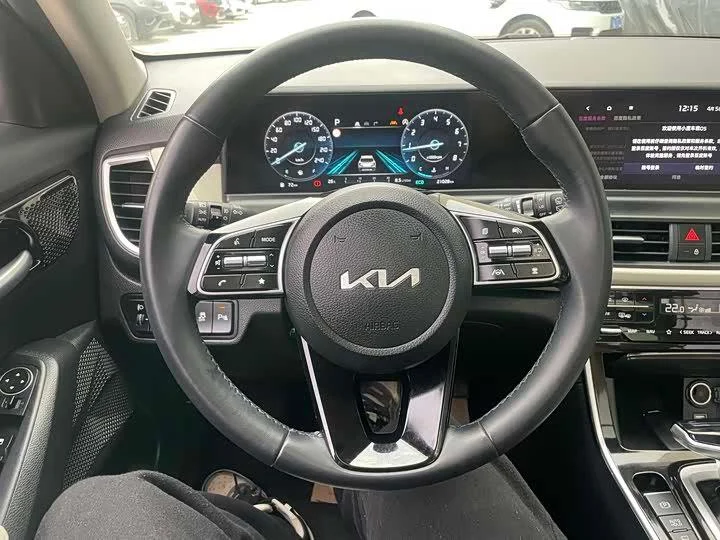 KIA Seltos 2023 1.5L CVT Premium Edition - миниатюра 3