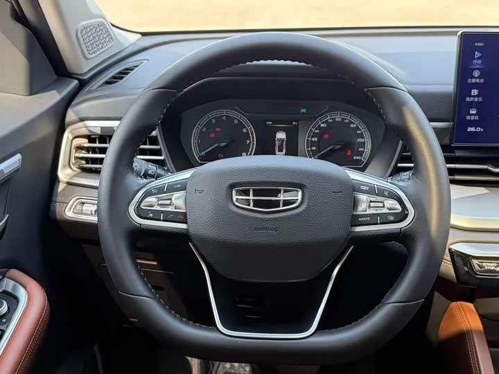 Geely Vision X6 PRO 2021 1.4T Automatic Premium - миниатюра 4