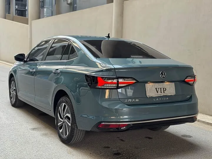 Volkswagen Lavida 2023 1.5L Automatic New Wish Edition - миниатюра 2