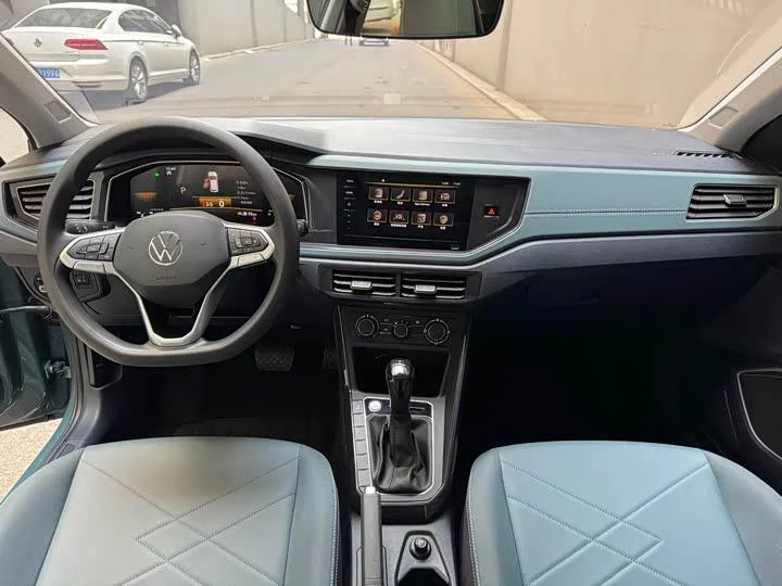 Volkswagen Lavida 2023 1.5L Automatic New Wish Edition - миниатюра 3