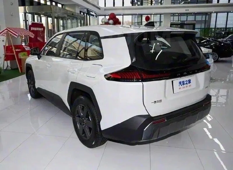 Toyota RAV4 2026 - миниатюра 4