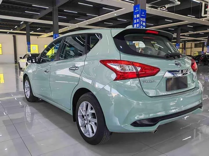 Nissan Tiida 2024 1.6T CVT Smart Edition - миниатюра 3
