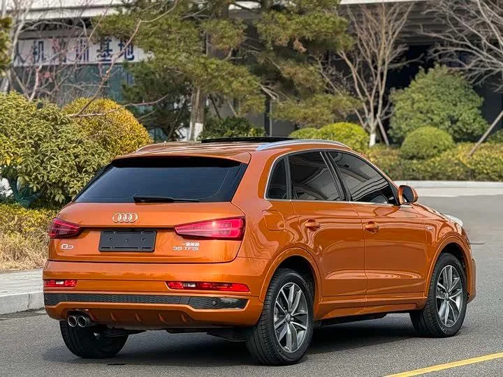 Audi Q3 2018 30 TFSI Fashion Collector's Edition - миниатюра 2