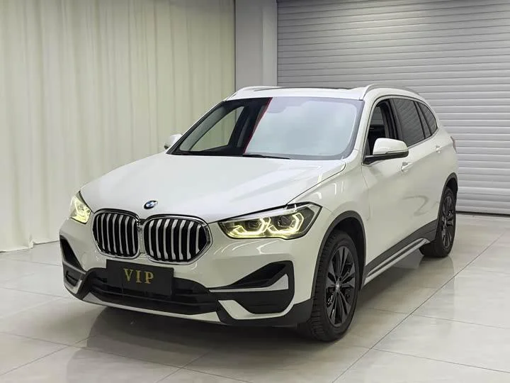 BMW X1 sDrive20Li Exclusive 2022 - изображение 1