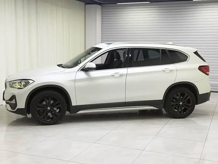 BMW X1 sDrive20Li Exclusive 2022 - миниатюра 2