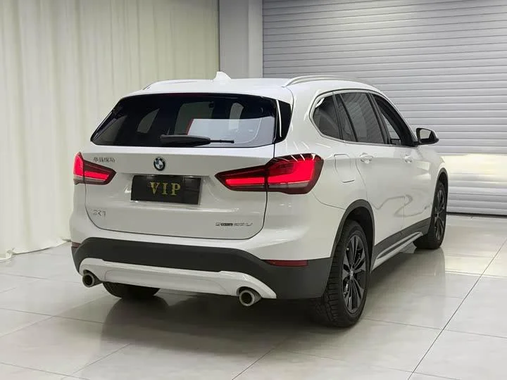 BMW X1 sDrive20Li Exclusive 2022 - миниатюра 3
