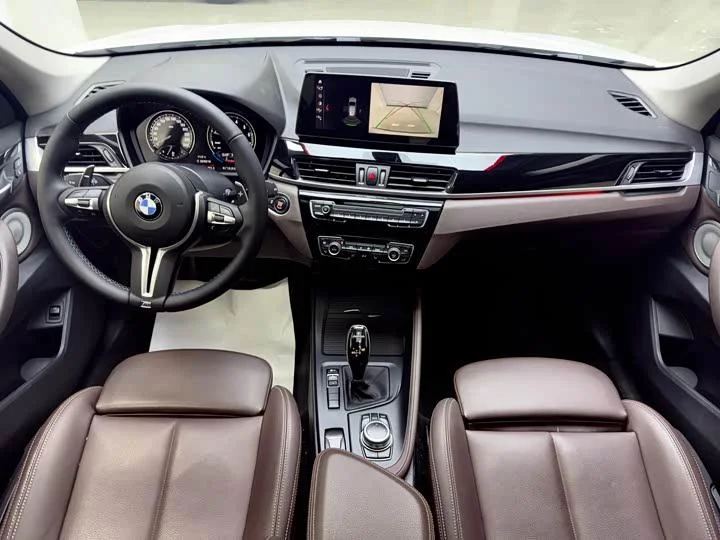 BMW X1 sDrive20Li Exclusive 2022 - миниатюра 4