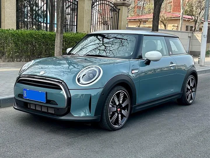 MINI Cooper 2023 1.5T Arc Light Special Edition - изображение 1