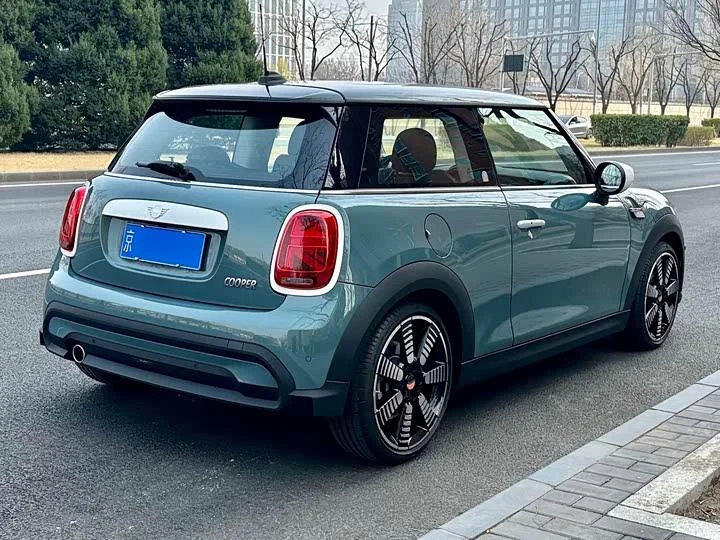 MINI Cooper 2023 1.5T Arc Light Special Edition - миниатюра 2