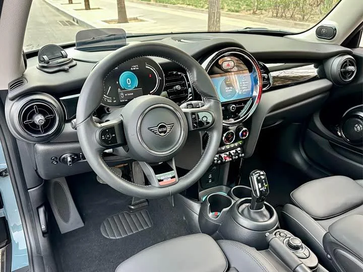 MINI Cooper 2023 1.5T Arc Light Special Edition - миниатюра 3
