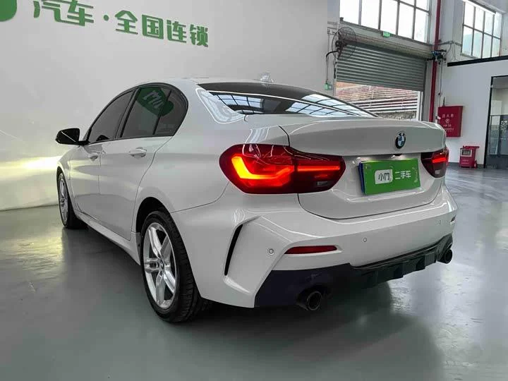 BMW 1 Series 120i M Sports Yao Ye Edition 2023 - миниатюра 2
