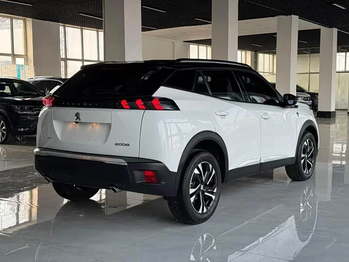 Peugeot 2008 2022 230THP The One Edition - миниатюра 2