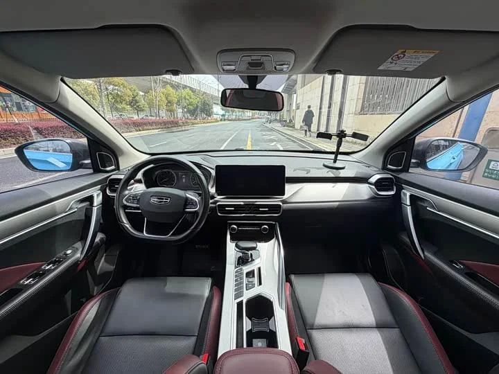 Geely Coolray 2021 1.4T DCT Diamond Edition - миниатюра 3