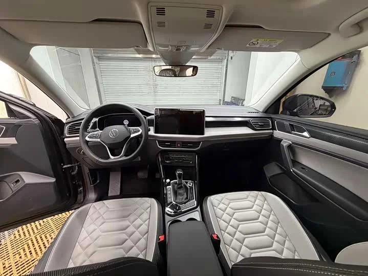 Volkswagen Tayron 1.4T 280TSI AT Luxury Plus Advanced 2023 - миниатюра 3