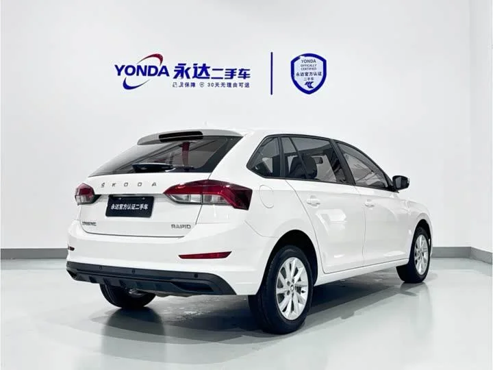 Skoda Rapid 2020 1.5L Automatic Standard Edition - миниатюра 2