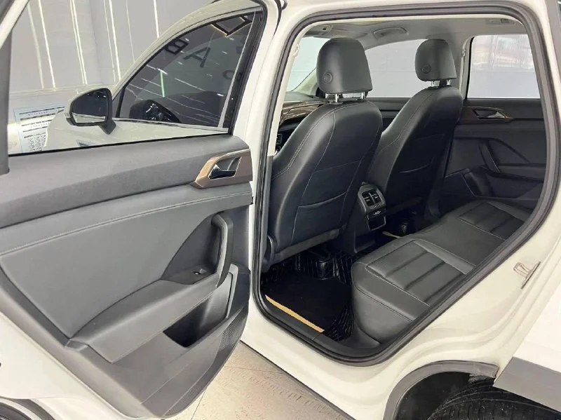 Volkswagen Tharu 1.4T 280TSI 2WD Luxury Edition 2023 - миниатюра 5