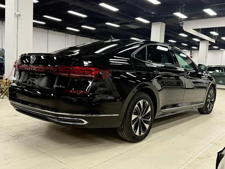 Volkswagen Passat 1.4T 280TSI Elite Edition 2023 - миниатюра 2
