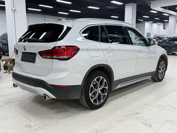 BMW X1 sDrive20Li Exclusive Type 2022 - миниатюра 2