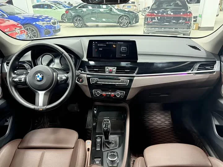 BMW X1 sDrive20Li Exclusive Type 2022 - миниатюра 3