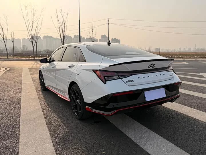 Hyundai Elantra 240TGDi - миниатюра 3