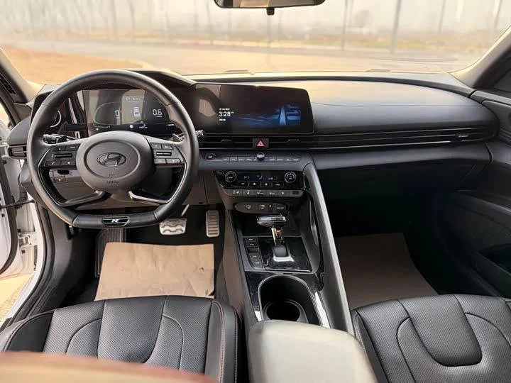 Hyundai Elantra 240TGDi - миниатюра 4