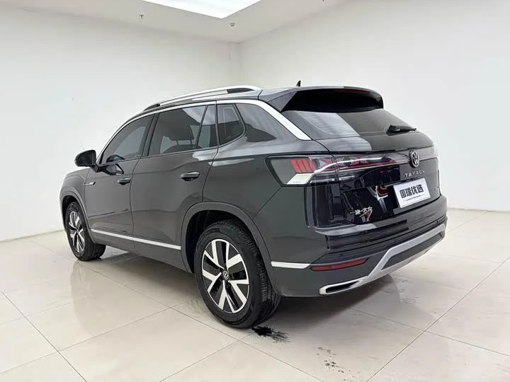Volkswagen Tayron 1.4T 280TSI AT Luxury Plus Advanced 2023 - миниатюра 2