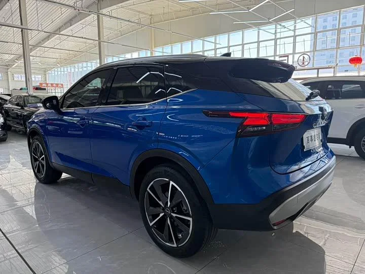Nissan Qashqai 2023 1.3T CVT Ultimate Edition - миниатюра 2