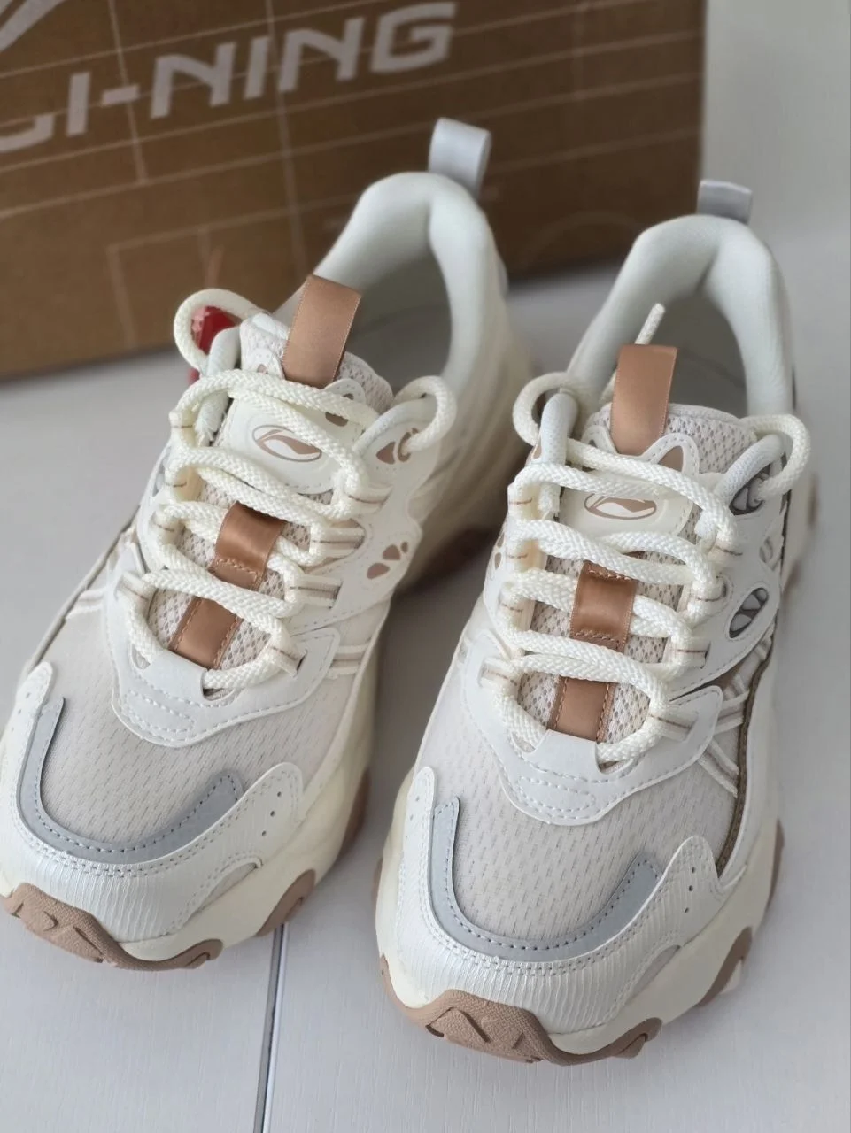 Женские кроссовки Li-Ning - миниатюра 2