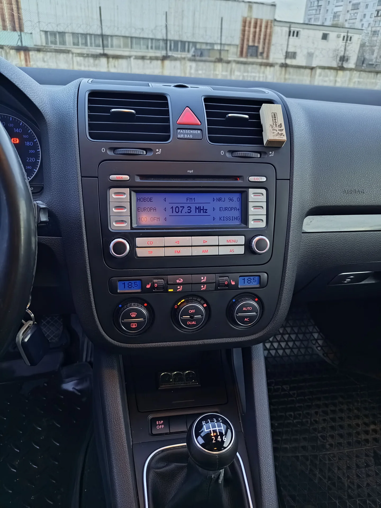 Volkswagen golf - миниатюра 12