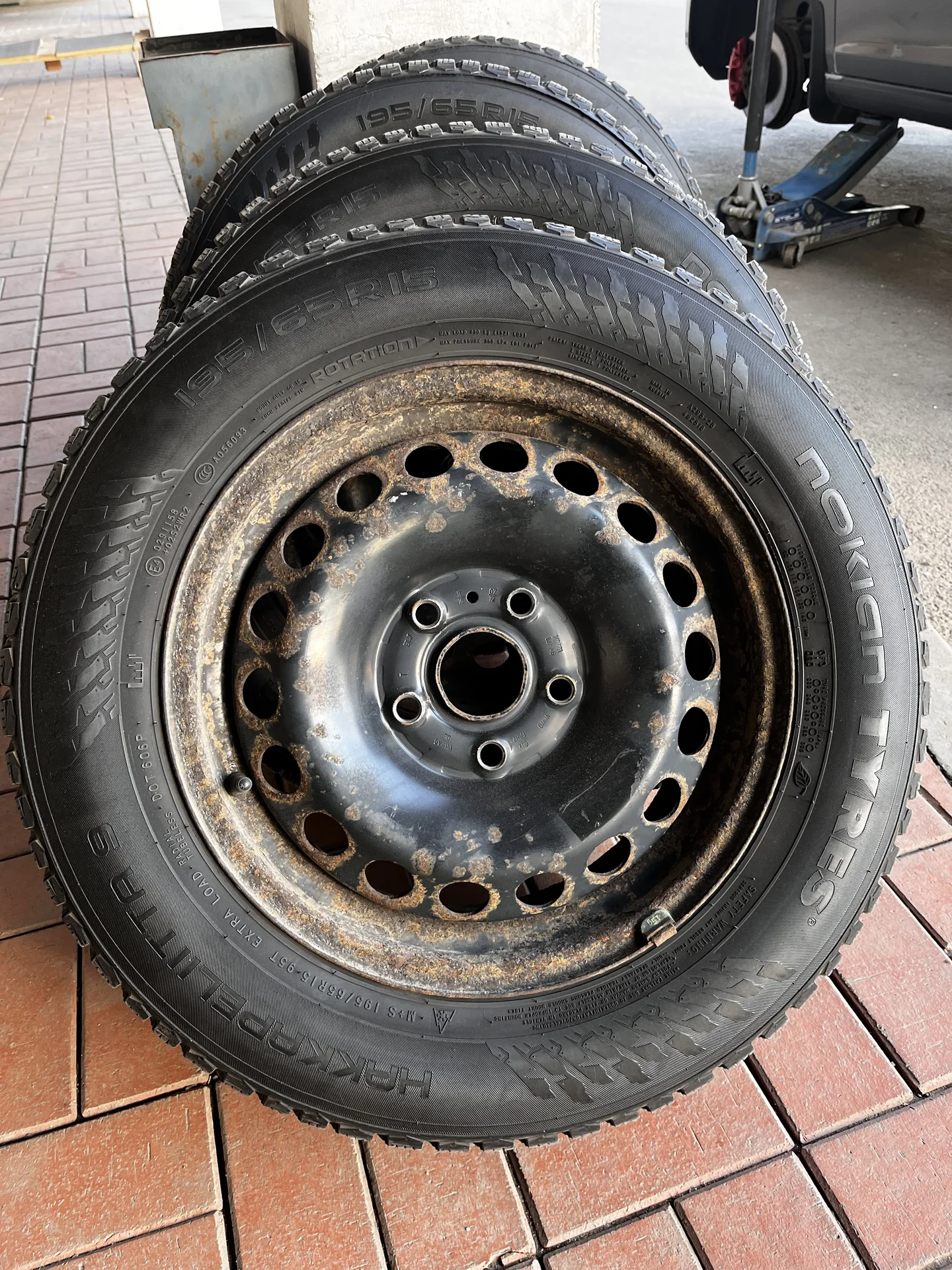 Резина Nokian tyres hakkapeliitta 9 195/65 R15 - изображение 1