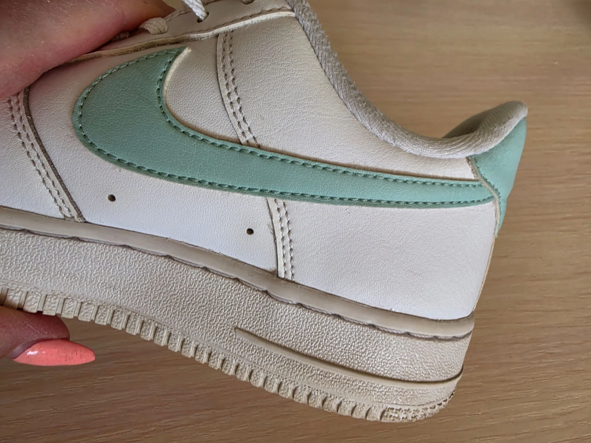 Оригинальные кроссовки Nike Air Force 1 ‘07 - миниатюра 9