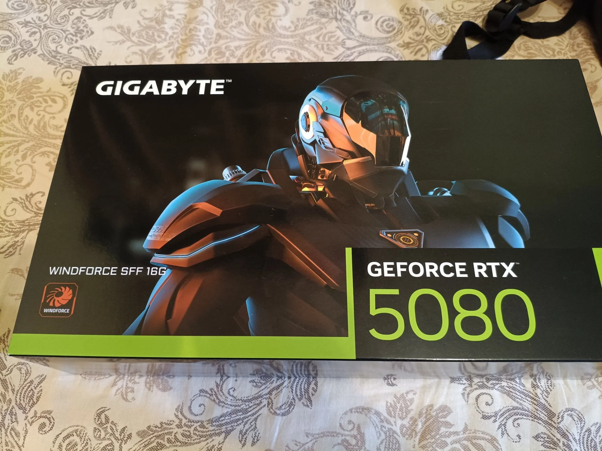 Видеокарта GIGABYTE RTX 5080 WINDFORCE SFF 16GB OC - изображение 1