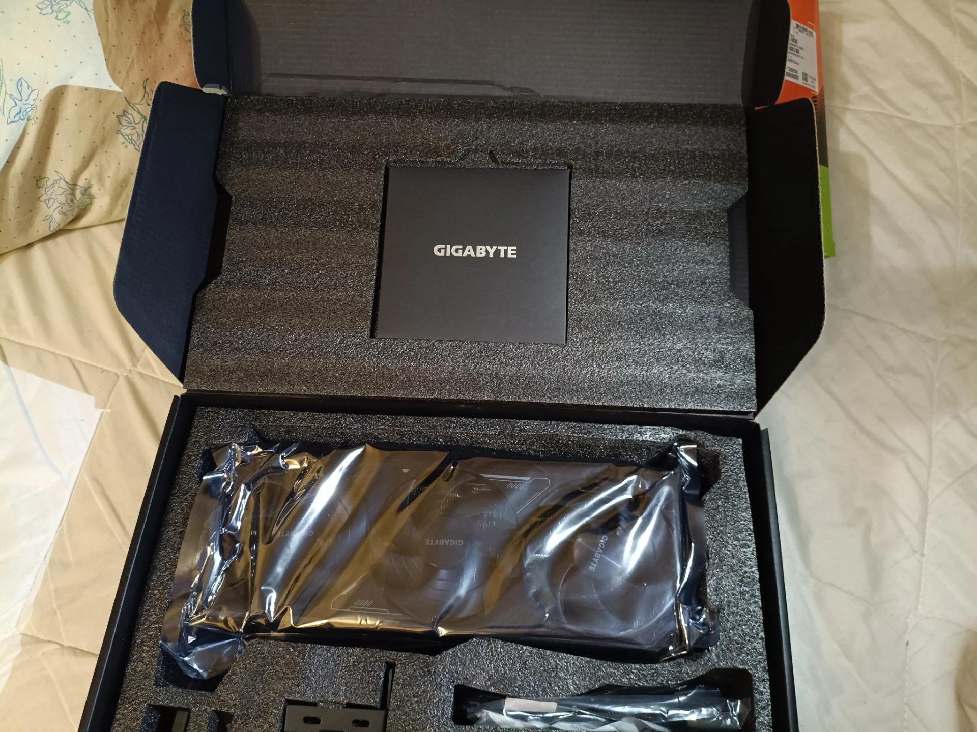 Видеокарта GIGABYTE RTX 5080 WINDFORCE SFF 16GB OC - миниатюра 6