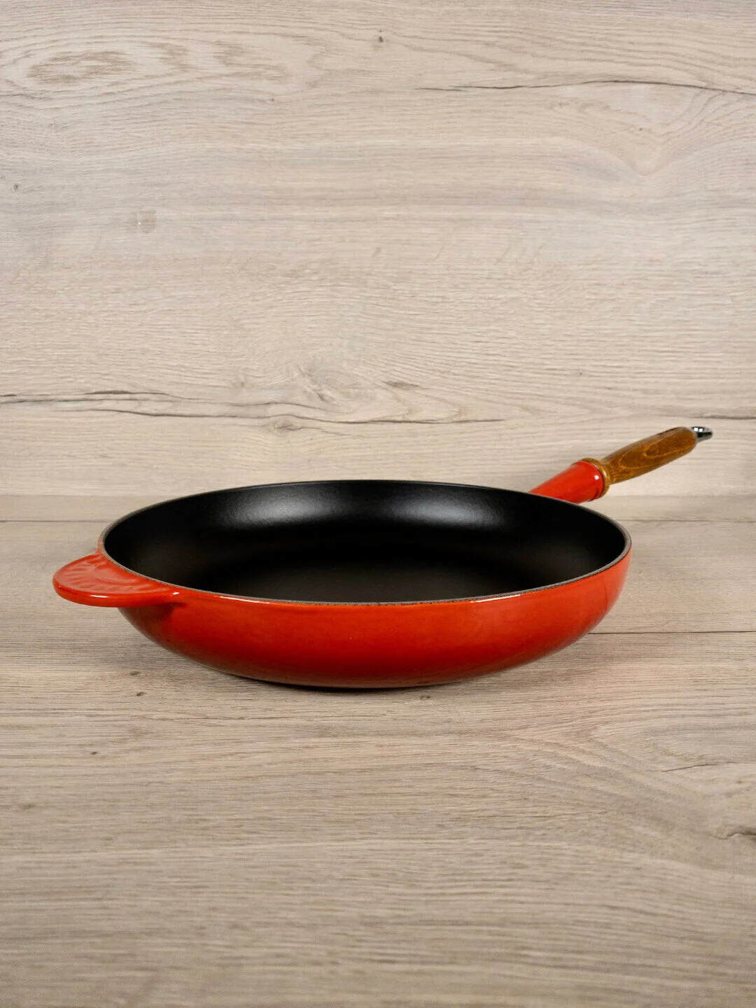 Литая сковорода Le Creuset с дерев. ручкой 28 см - миниатюра 10