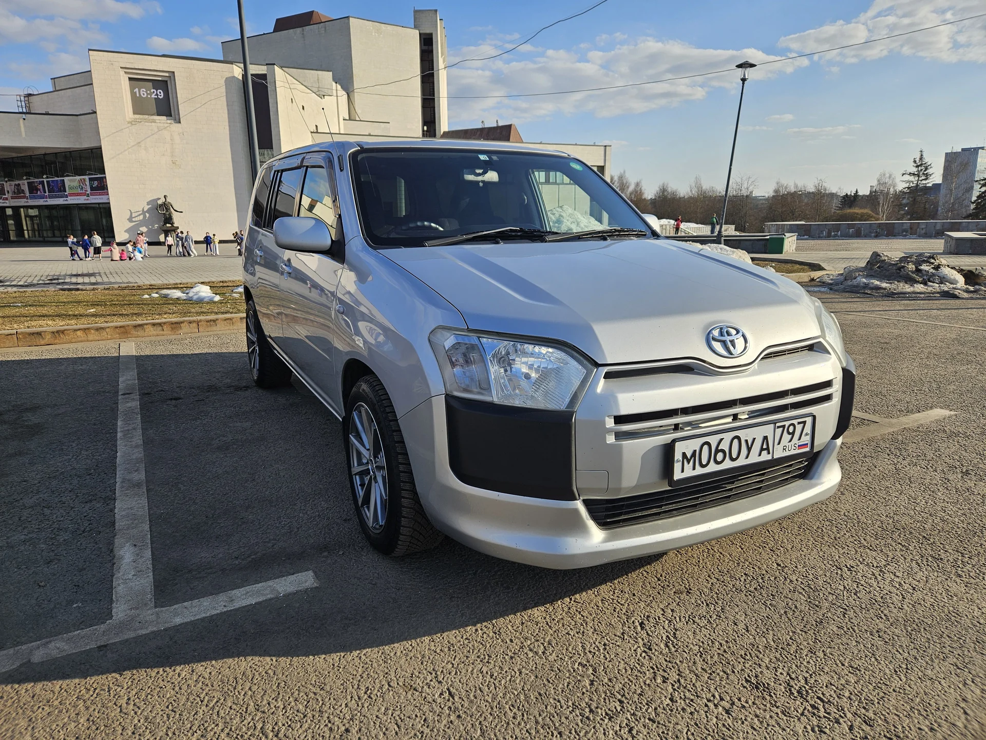 Toyota Probox 2015, рестайлинг - миниатюра 2