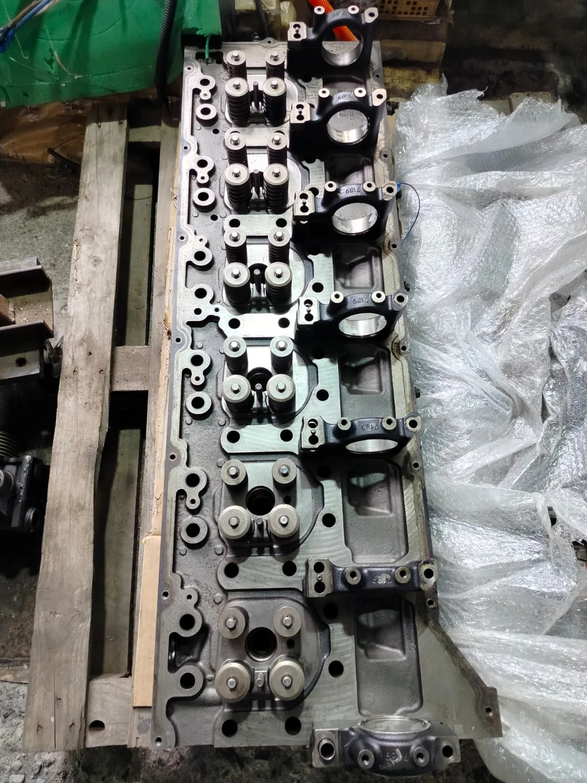 Головка блока цилиндров (ГБЦ ) volvo penta 3801395 - изображение 1