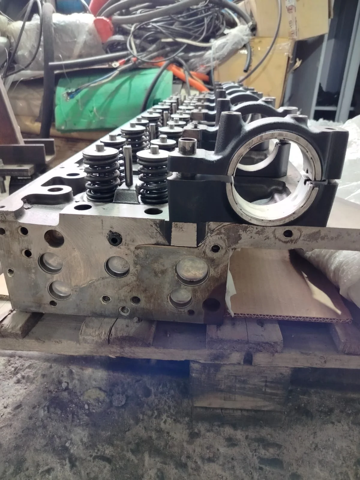 Головка блока цилиндров (ГБЦ ) volvo penta 3801395 - миниатюра 4