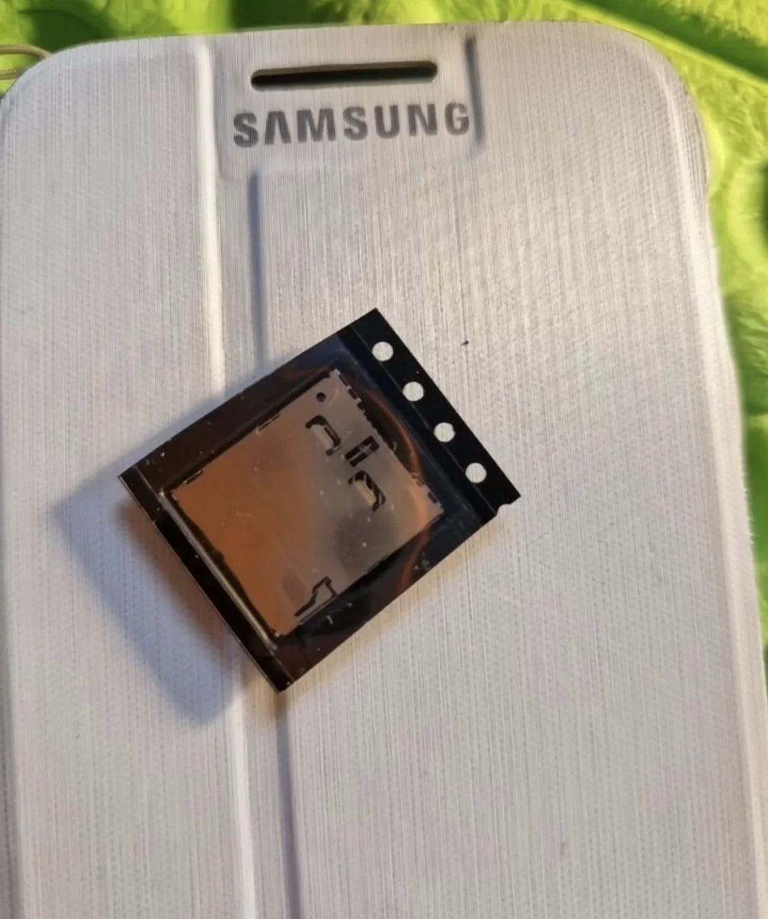 Samsung Galaxy S4 Zoom телефон - полноценный фото - миниатюра 4